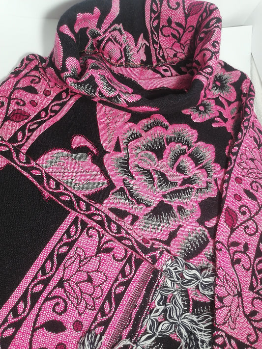 Poncho Artesanal  Rosa Con Negro